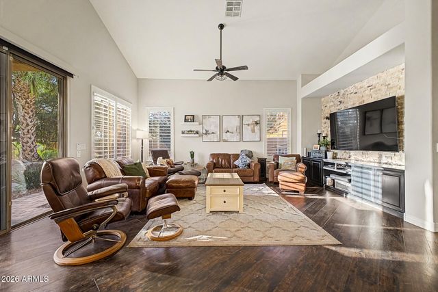 682 E CAPRICORN Way, Chandler, AZ 85249