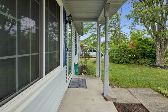 332 Kelsey Ct, La Vergne, TN 37086