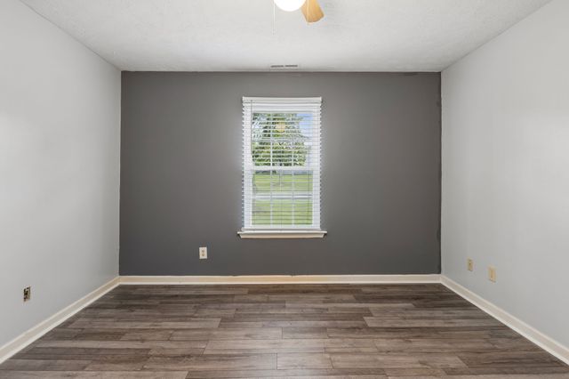 332 Kelsey Ct, La Vergne, TN 37086