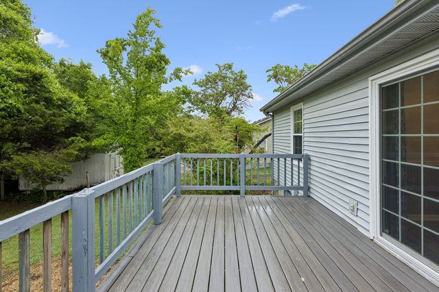 332 Kelsey Ct, La Vergne, TN 37086