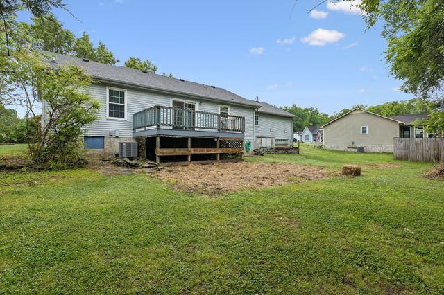 332 Kelsey Ct, La Vergne, TN 37086