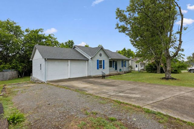 332 Kelsey Ct, La Vergne, TN 37086