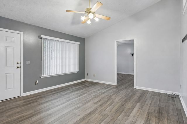 332 Kelsey Ct, La Vergne, TN 37086