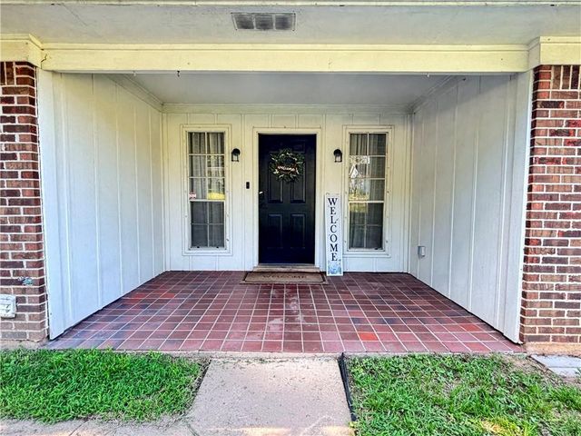 7860 Country Drive, Mobile, AL 36619