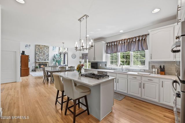 11 Elkridge Way, Manalapan, NJ 07726