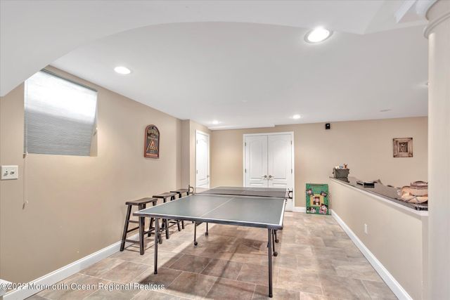 11 Elkridge Way, Manalapan, NJ 07726