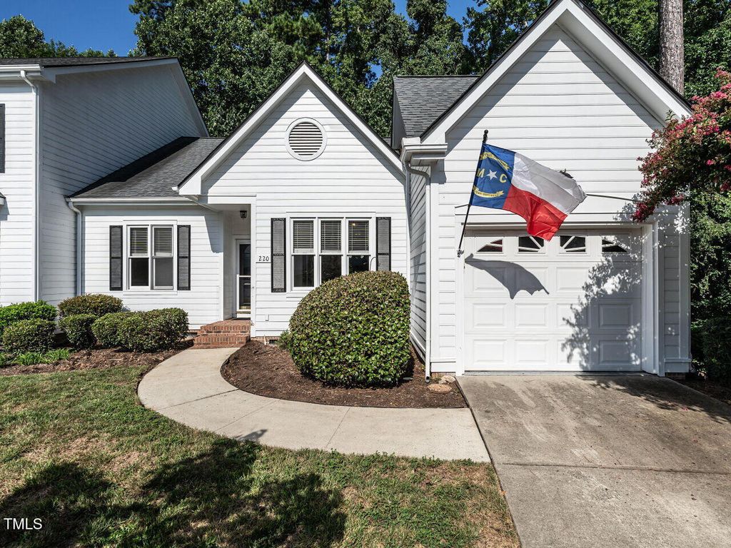220 Vinca Circle, Cary, NC 27513