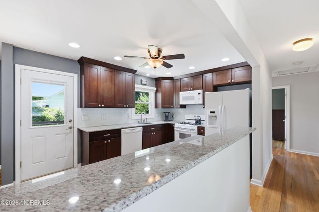 575 Garfield Avenue, Belford, NJ 07718