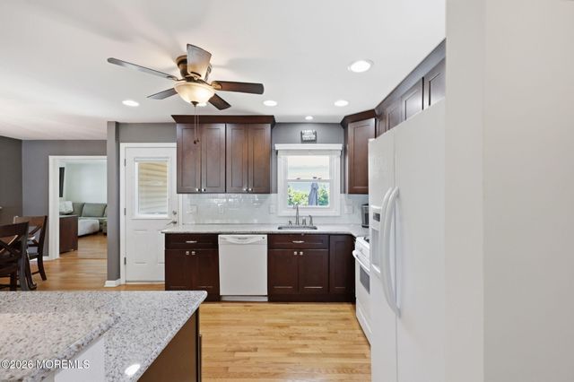 575 Garfield Avenue, Belford, NJ 07718
