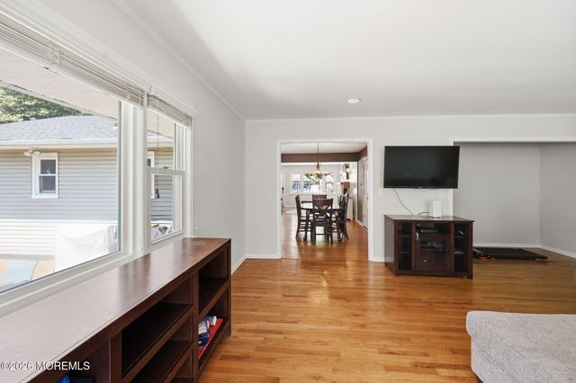 575 Garfield Avenue, Belford, NJ 07718