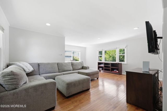 575 Garfield Avenue, Belford, NJ 07718