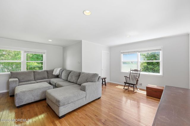 575 Garfield Avenue, Belford, NJ 07718