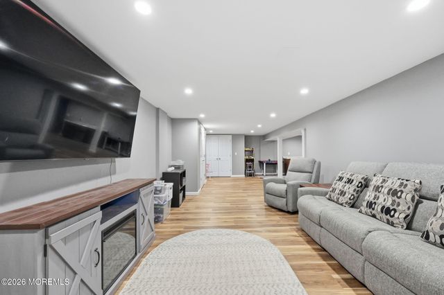 575 Garfield Avenue, Belford, NJ 07718