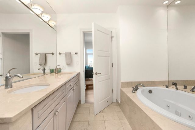 110 31st Ave N Apt 303, Nashville, TN 37203