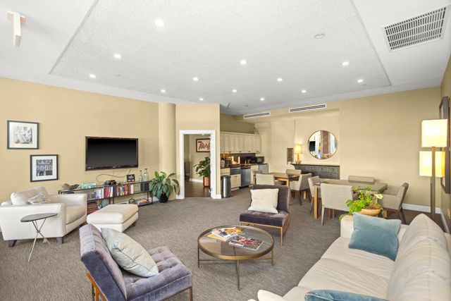 110 31st Ave N Apt 303, Nashville, TN 37203