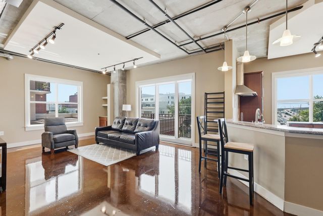 150 Bee Street 402, Charleston, SC 29401