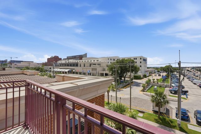 150 Bee Street 402, Charleston, SC 29401