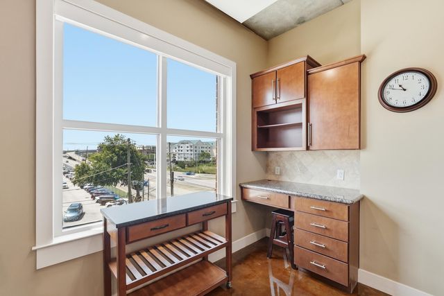 150 Bee Street 402, Charleston, SC 29401