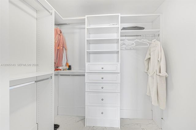 650 NE 32nd St 4903, Miami, FL 33137