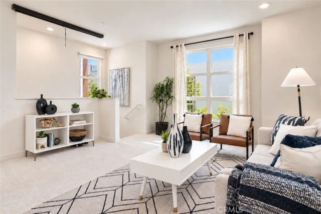 2700 E Chaucer Street 41, Los Angeles, CA 90065