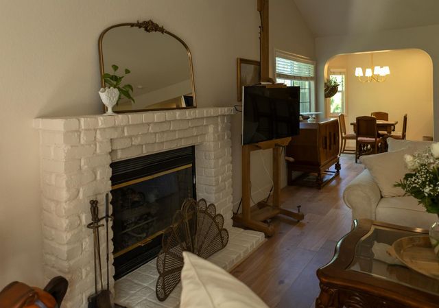 40 American River Canyon Dr, Folsom, CA 95630