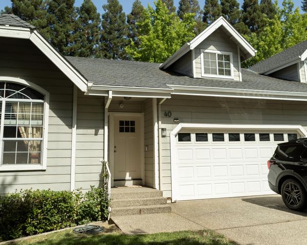 40 American River Canyon Dr, Folsom, CA 95630