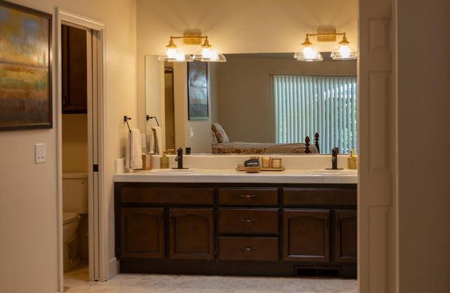 40 American River Canyon Dr, Folsom, CA 95630