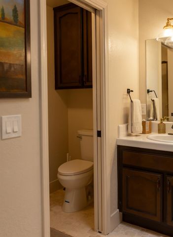40 American River Canyon Dr, Folsom, CA 95630
