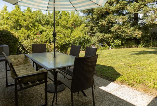 40 American River Canyon Dr, Folsom, CA 95630