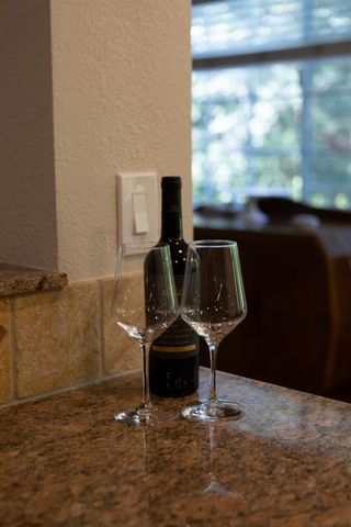 40 American River Canyon Dr, Folsom, CA 95630