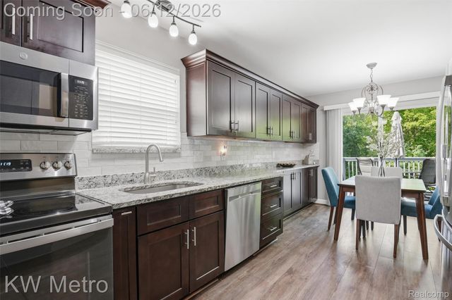 1061 Yorick Path, Wixom, MI 48393