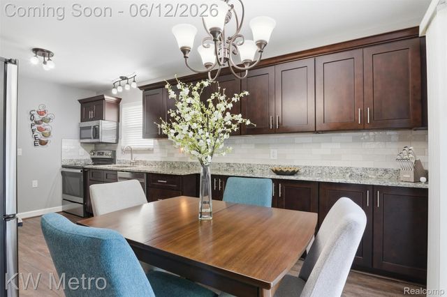 1061 Yorick Path, Wixom, MI 48393