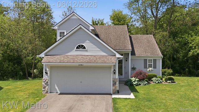 1061 Yorick Path, Wixom, MI 48393