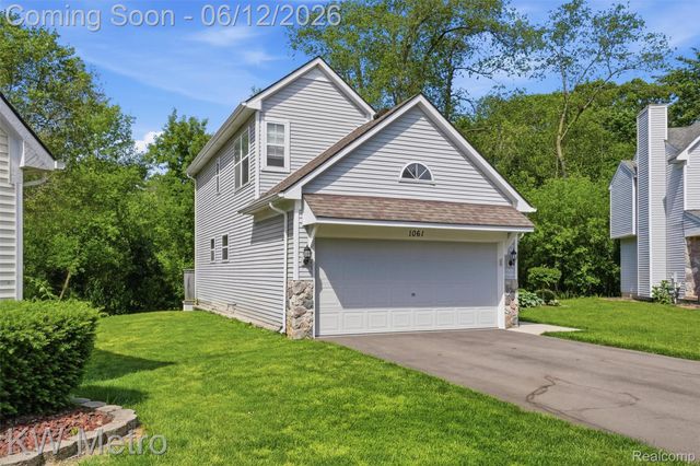 1061 Yorick Path, Wixom, MI 48393