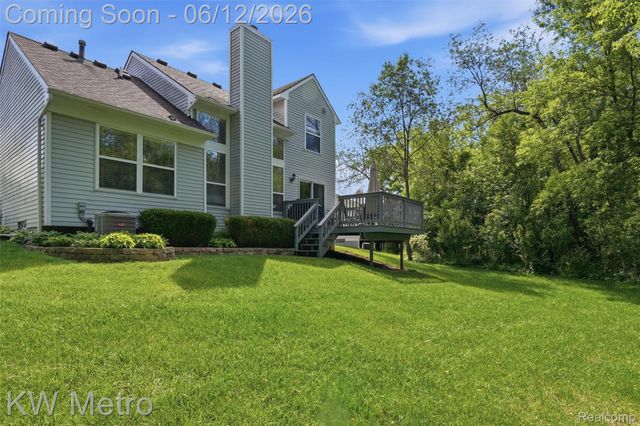 1061 Yorick Path, Wixom, MI 48393