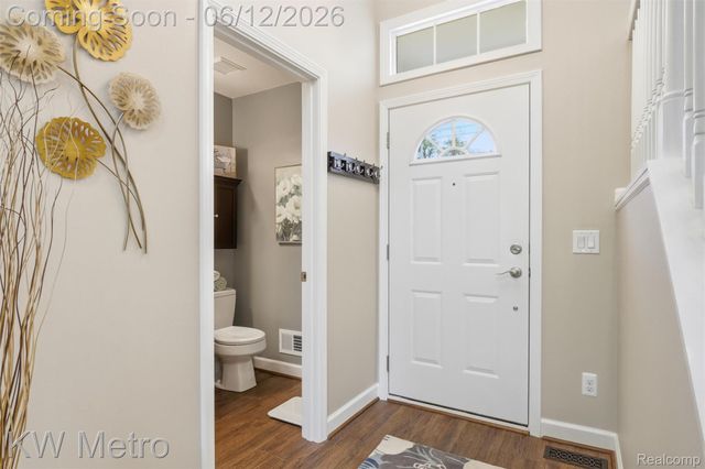 1061 Yorick Path, Wixom, MI 48393