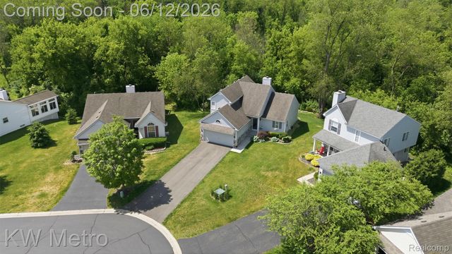 1061 Yorick Path, Wixom, MI 48393