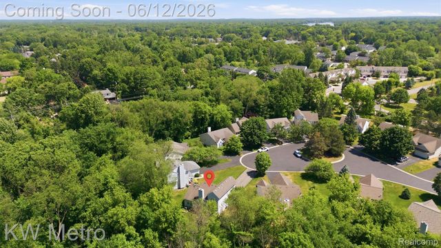 1061 Yorick Path, Wixom, MI 48393