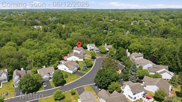 1061 Yorick Path, Wixom, MI 48393