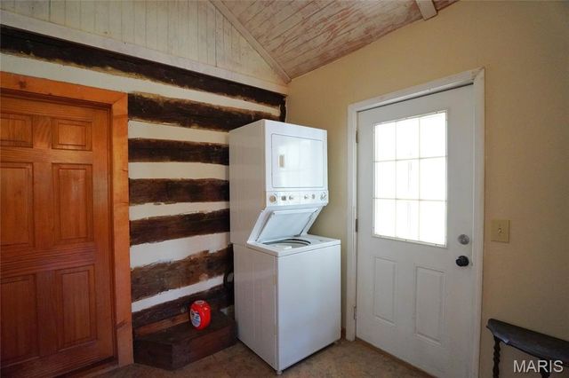 358 Highway P, Rhineland, MO 65069