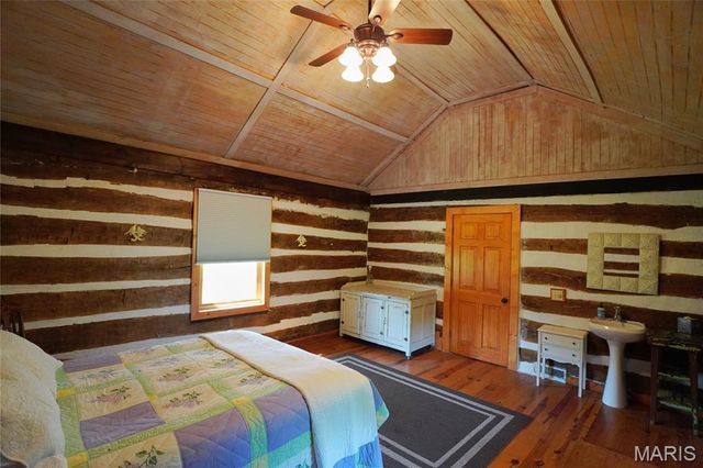 358 Highway P, Rhineland, MO 65069