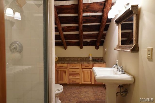 358 Highway P, Rhineland, MO 65069