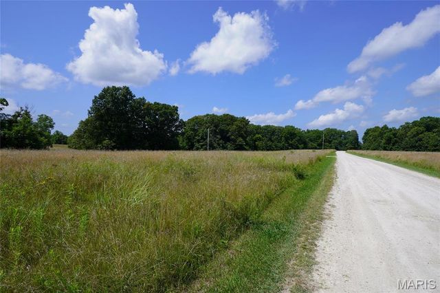 358 Highway P, Rhineland, MO 65069
