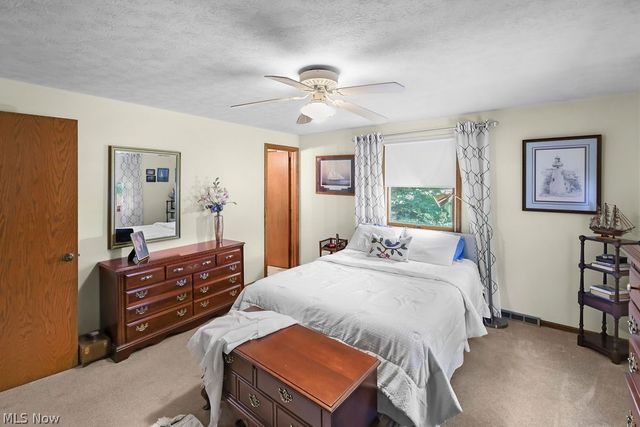2438 Lyndon Drive, Green, OH 44685
