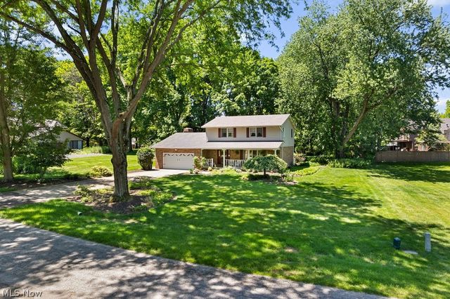 2438 Lyndon Drive, Green, OH 44685