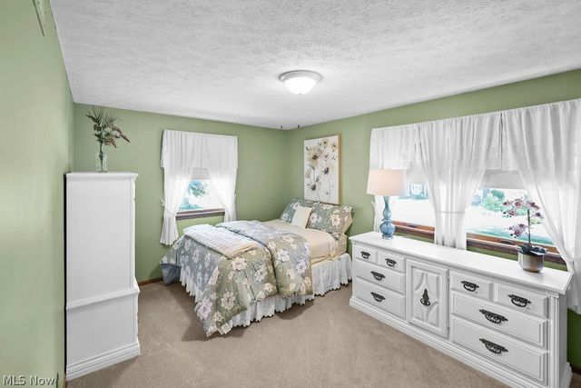 2438 Lyndon Drive, Green, OH 44685