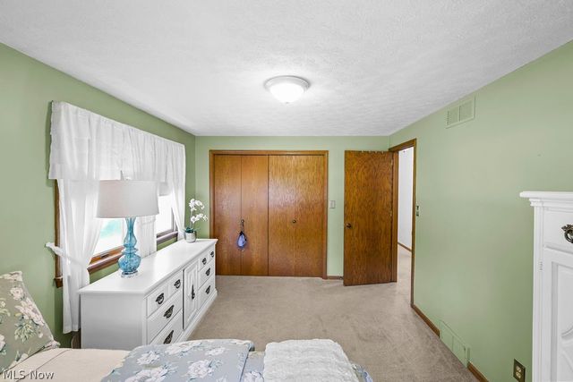 2438 Lyndon Drive, Green, OH 44685