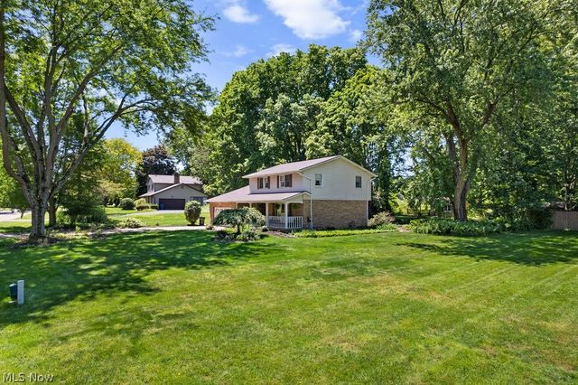 2438 Lyndon Drive, Green, OH 44685