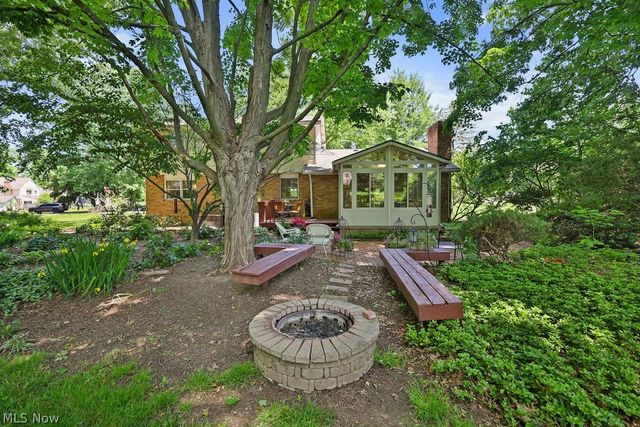 2438 Lyndon Drive, Green, OH 44685