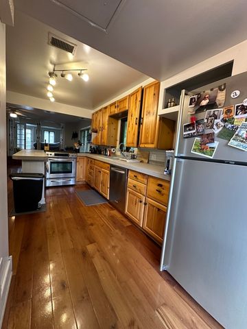 2128 N Hoyne Avenue 2, Chicago, IL 60647